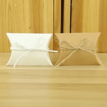 50 шт./лот Коробка конфет цвета белого хаки Подарочная коробка для свадебной вечеринки в форме подушки Упаковочные коробки для вечеринки по случаю дня рождения Коробка печенья с лентой