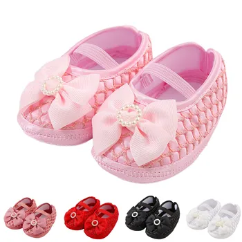 Обувь для малышей для девочек; однотонные туфли-лодочки с бантом и жемчугом на мягкой подошве; домашние повседневные туфли для крещения принцессы для младенцев;